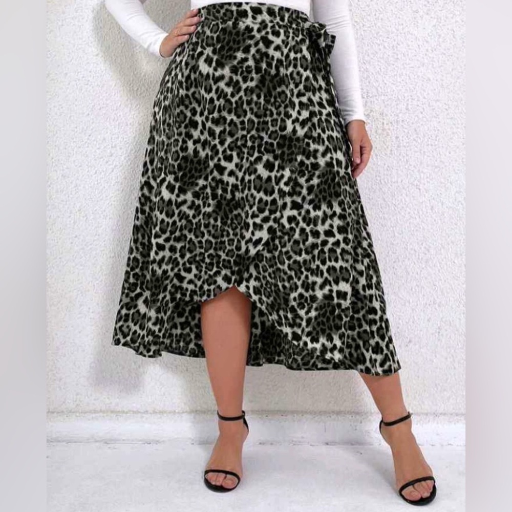 SHEIN Black and White Leopard High Low Skirt